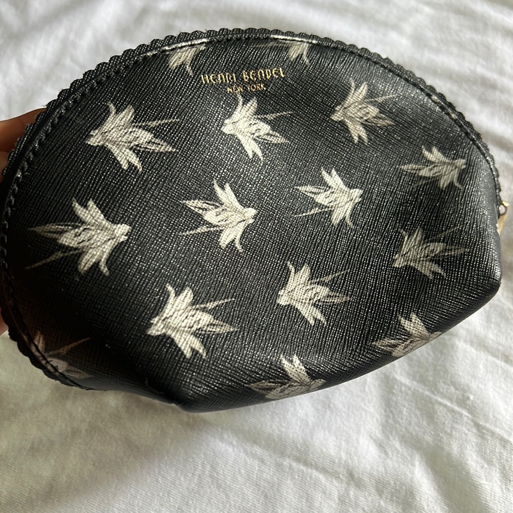 Henri Bendel black make up bag